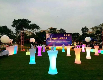 鸡尾酒桌